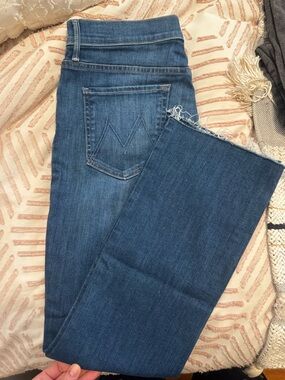 MOTHER Blue Insider Flood Fray Jeans with Raw Hem